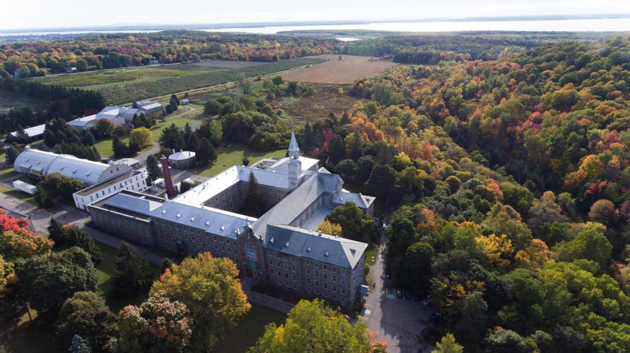 Auberge De L'Abbaye D'Oka Exteriér fotografie