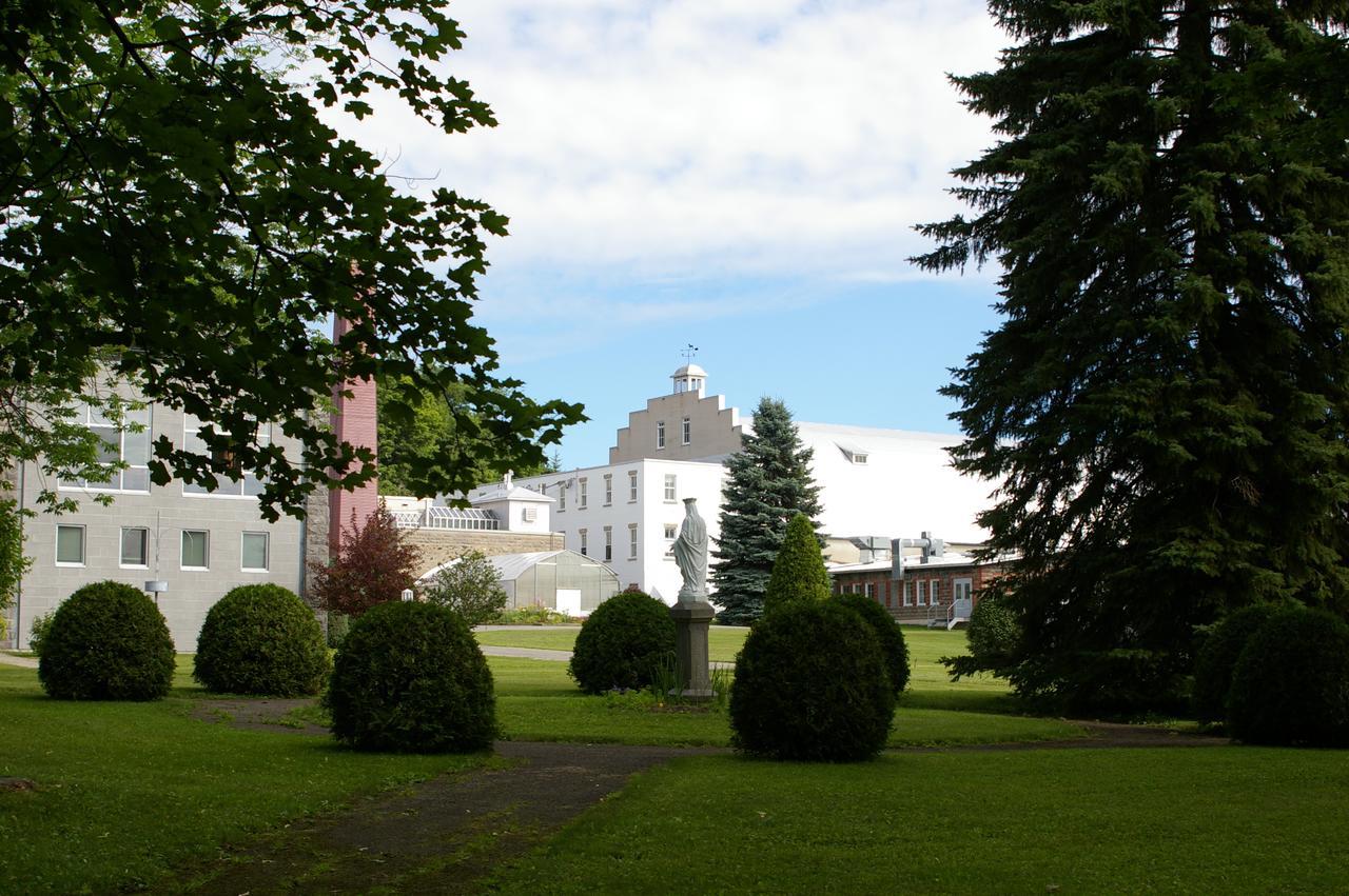 Auberge De L'Abbaye D'Oka Exteriér fotografie