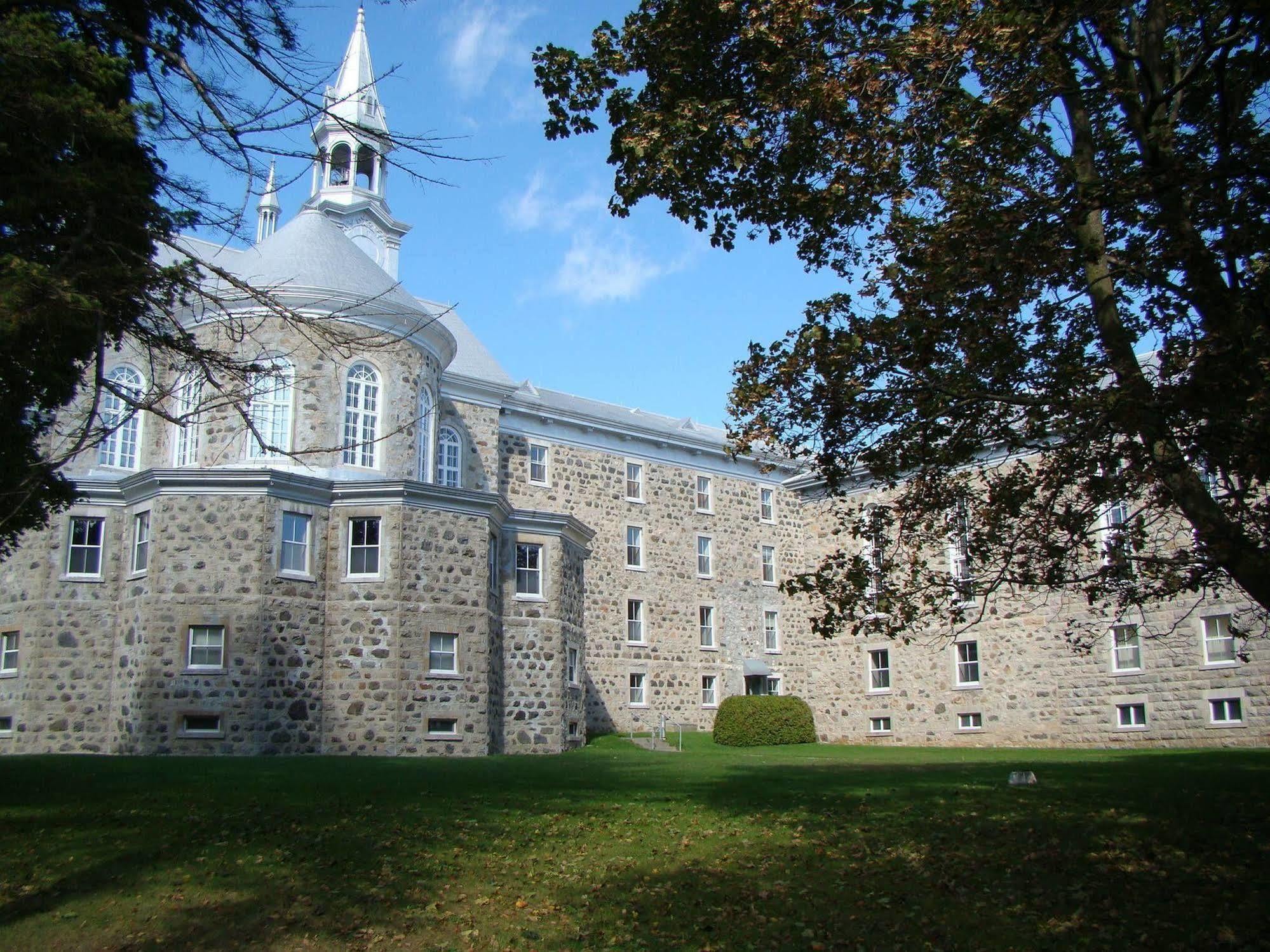 Auberge De L'Abbaye D'Oka Exteriér fotografie