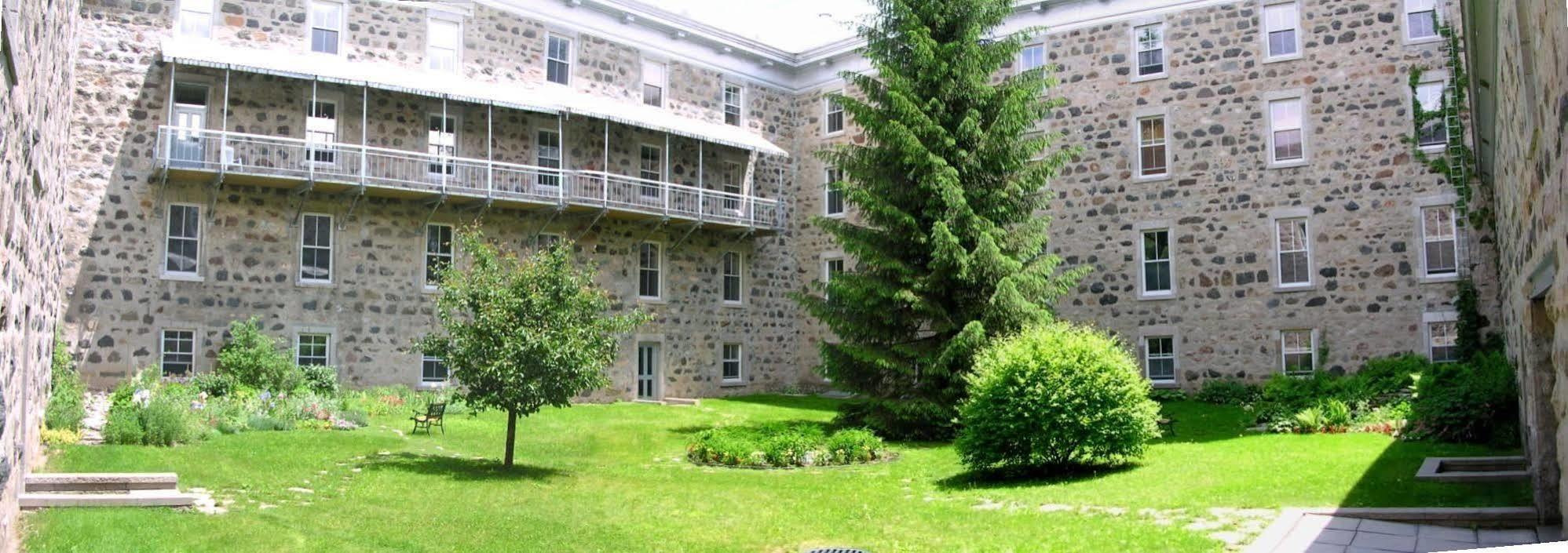 Auberge De L'Abbaye D'Oka Exteriér fotografie